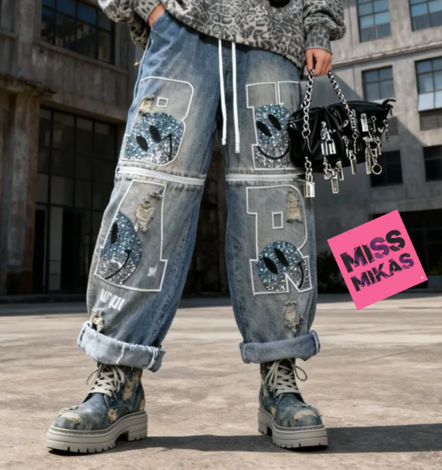 Jeans Loose Fit com Patchs de Smile